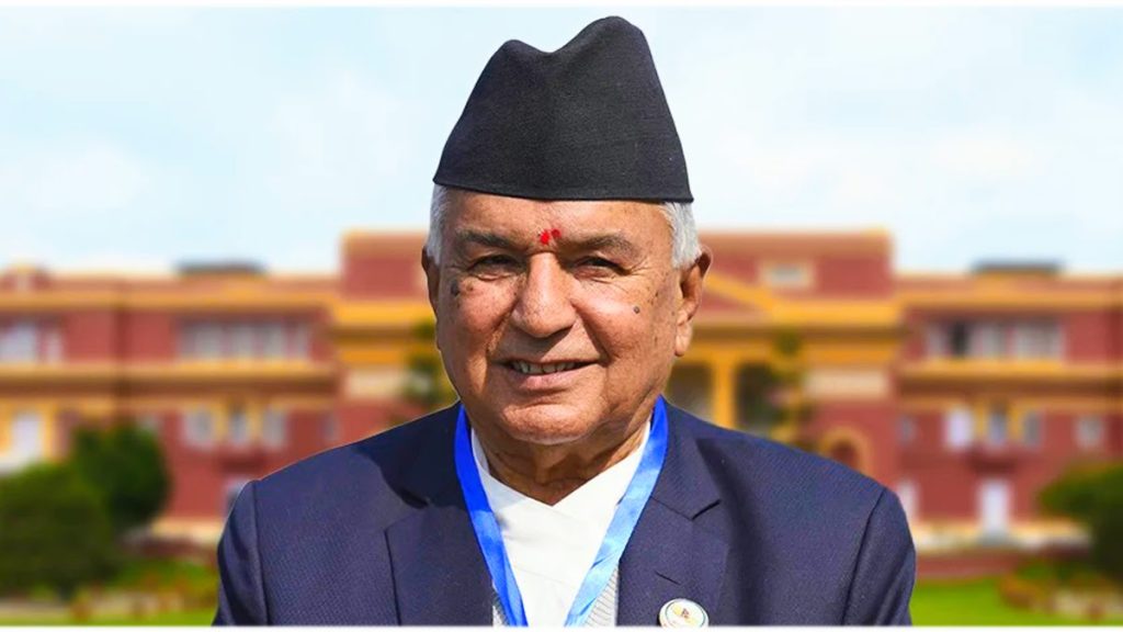 राष्ट्रपतिले दिउँसो ३ः३० बजेदेखि सर्वसाधारणलाई दसैँको टीका लगाइदिने