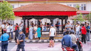बिजुली बजार सडक खण्डमा फल्चा शैलीमा निर्मित बस विसौनी शुभारम्भ