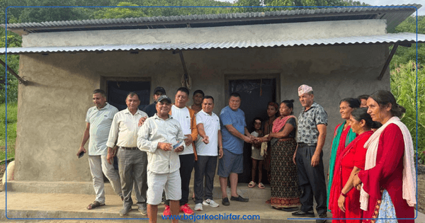 स्याङ्जामा विपन्न परिवारलाई नगरपालिकाको घर उपहार