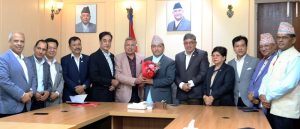 संचालक बाट बाहिरीएको १ वर्ष भित्रमै सेयर बेच्न पाउनुपर्ने माग