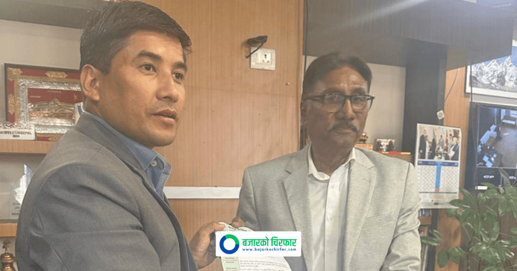 वैदेशिक रोजगारमा जाने नेपाली कामदारहरूको हवाई भाडा महँगो भएको भन्दै व्यवसायी संघले बुझाए ज्ञापनपत्र
