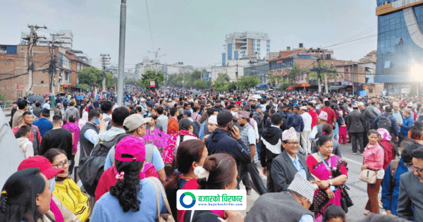 प्रहरी र आन्दोलनरत शिक्षक बीच धकेलाधकेल, बानेश्वर-माइतीघर सडक अबरुद्ध