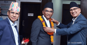 नवनियुक्त गभर्नर डा. विश्वनाथ पौडेलले अर्थमन्त्रीलाई भेटे, केके भए छलफल ?