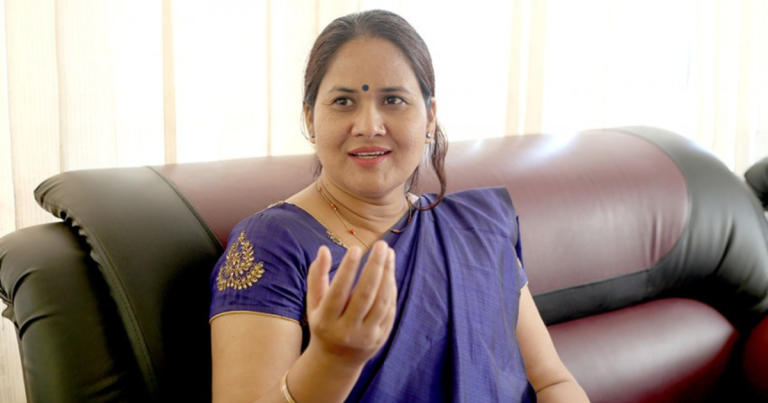 समृद्धिको पर्खाइमा वन; नीतिगत बन्धन र व्यवस्थापनको अन्योल: भारती पाठक