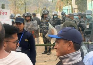 निर्वाचन अपडेट : अर्घाखाँचीको सन्धिखर्कमा चुनावी तनाव: मतदान अधिकृतको हस्ताक्षर नभएको मतपत्र भेटिएपछि मतदान रोकियो