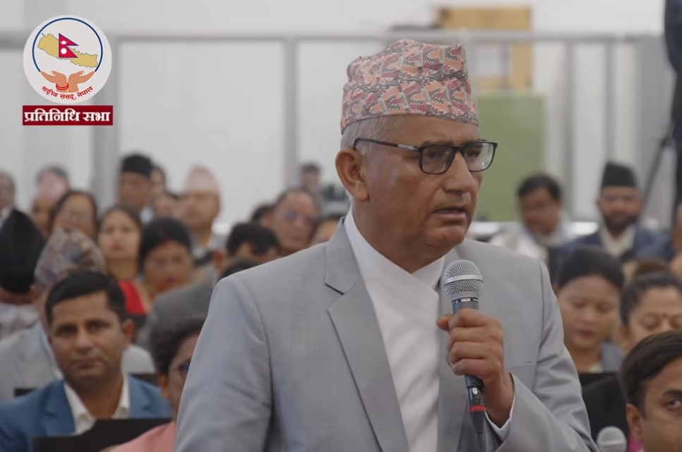ओली र लेखक मुद्दामा एमालेले सदनमार्फत् सरकारको ध्यानाकर्षण गरायो