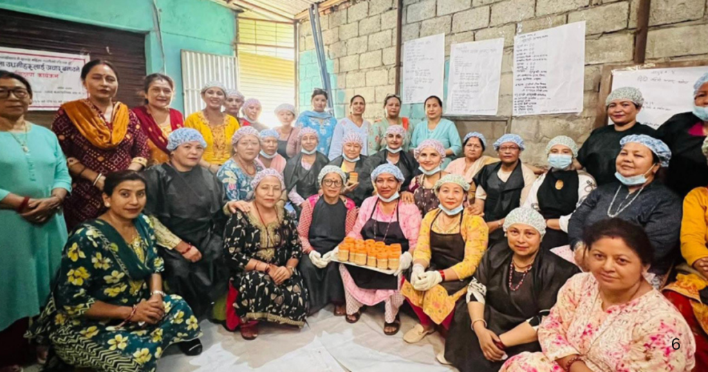 अचार बनाउने तालिमपछि उद्यमशील बन्दै महिला