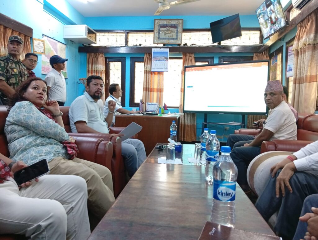 नेपालगञ्ज–सुर्खेतको विद्युत् समस्या समाधान गर्न फिल्डमै पुगे ऊर्जा मन्त्री, मिटर अभाव तत्काल हटाइने