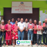 नापनक्सा भएको ३८ वर्षपछि डडेल्धुराका १२ परिवारले पाए लालपुर्जा