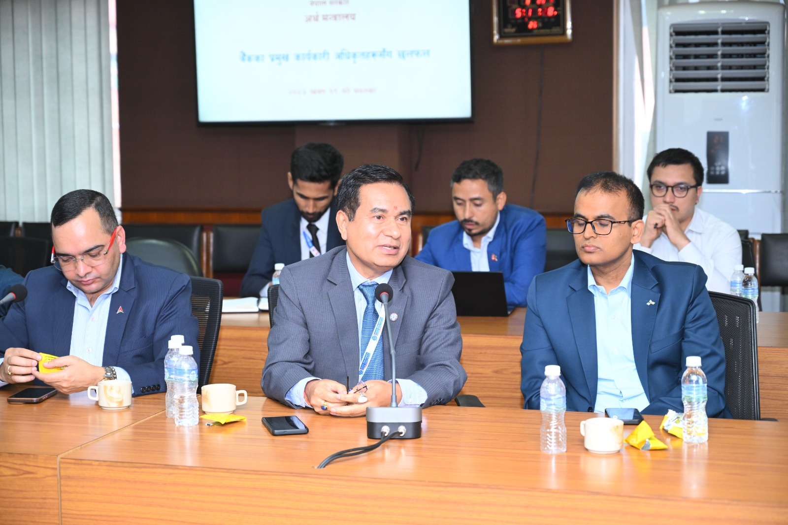 WhatsApp Image 2026 08 04 at 21.32.55 https://bajarkochirfar.com/what-was-discussed-between-finance-minister-wagle-and-the-ceos-of-20-banks | %tags